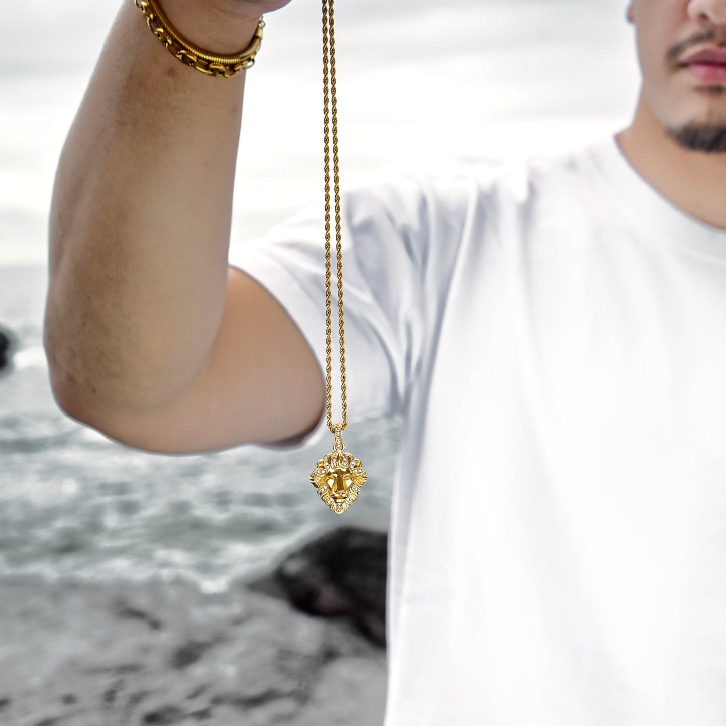CRYSTAL LEONE NECKLACE GOLD