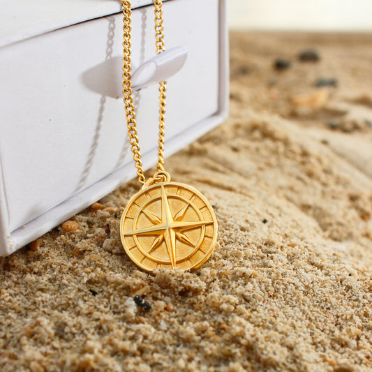 DIAMOIS COMPASS NECKLACE GOLD